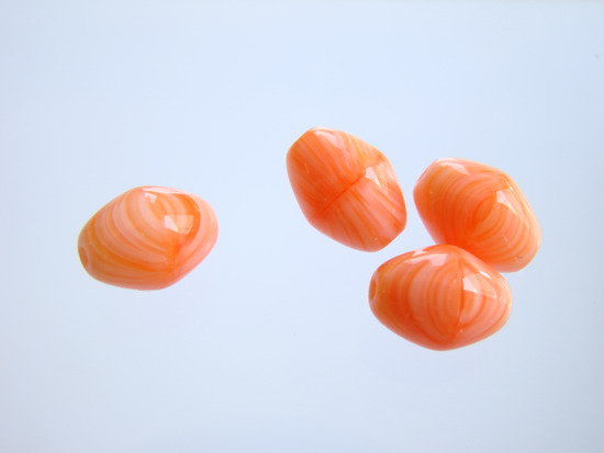 Mačkané korálky 11 x 8 mm