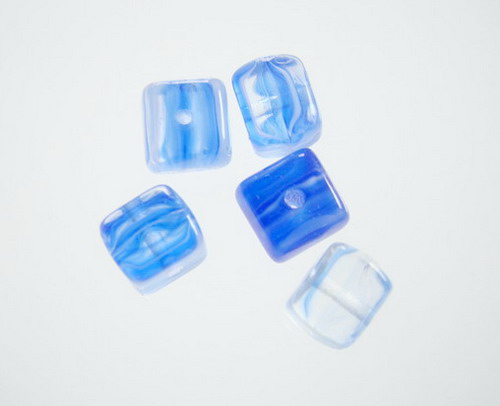 Mačkané korálky 6 x 7 x 7 mm
