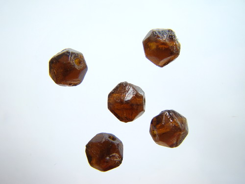 Mačkané korálky 6 x 6 mm