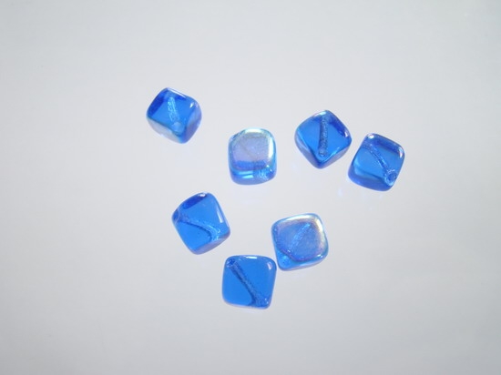 Mačkané korálky 6 x 6 mm