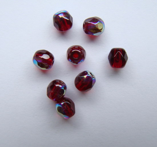 Brúsené korálky 4 mm