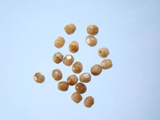 Brúsené korálky 4 mm