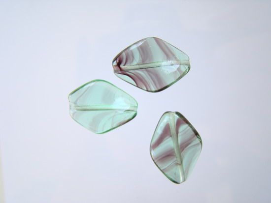 Mačkané korálky 17 x 13 x 13 mm