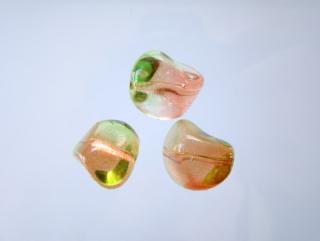 Mačkané korálky 15 x 13 x 10 mm